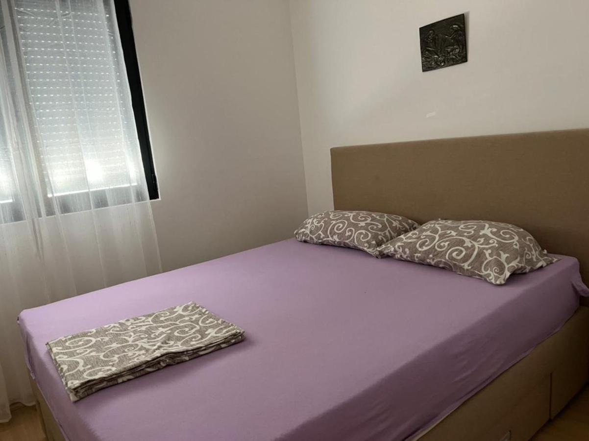 Lovely Pink Flat Podgorica Exterior photo
