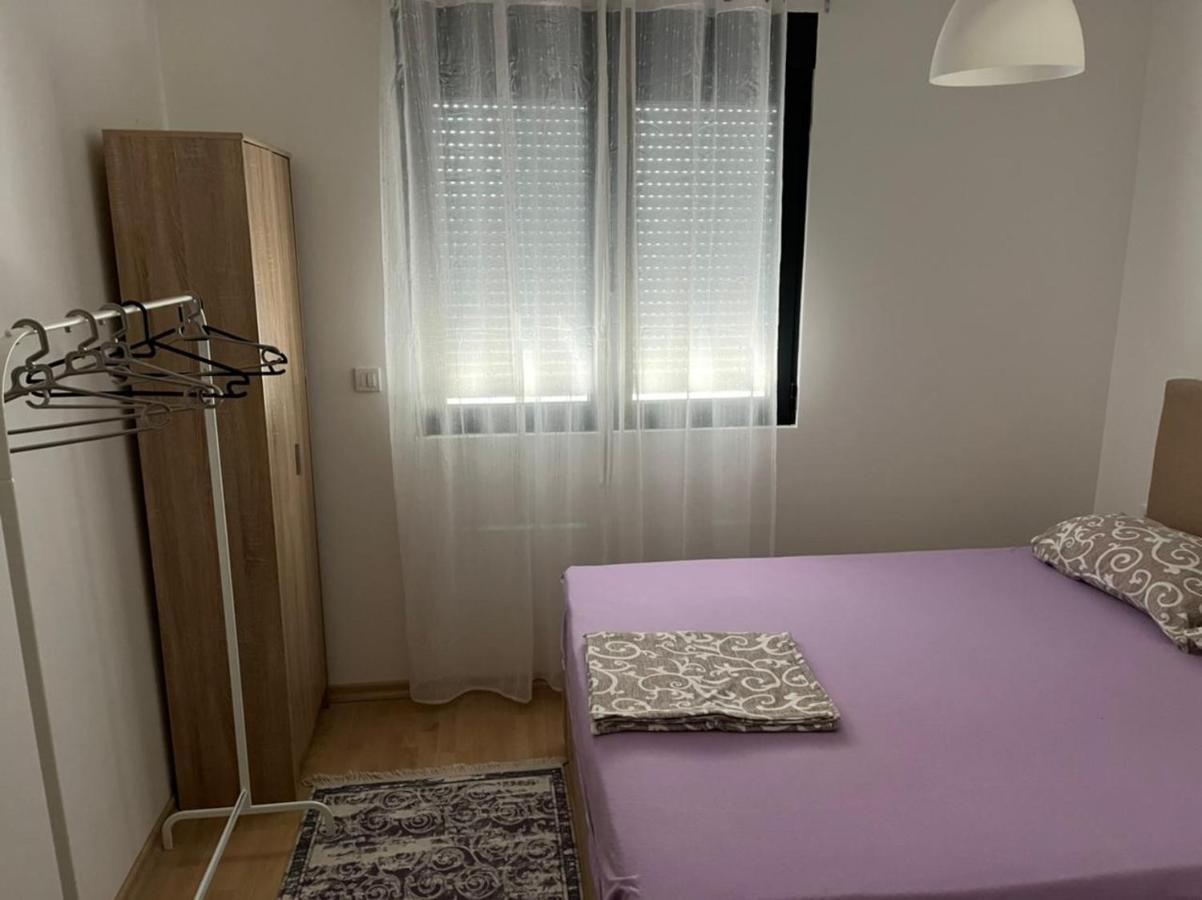 Lovely Pink Flat Podgorica Exterior photo