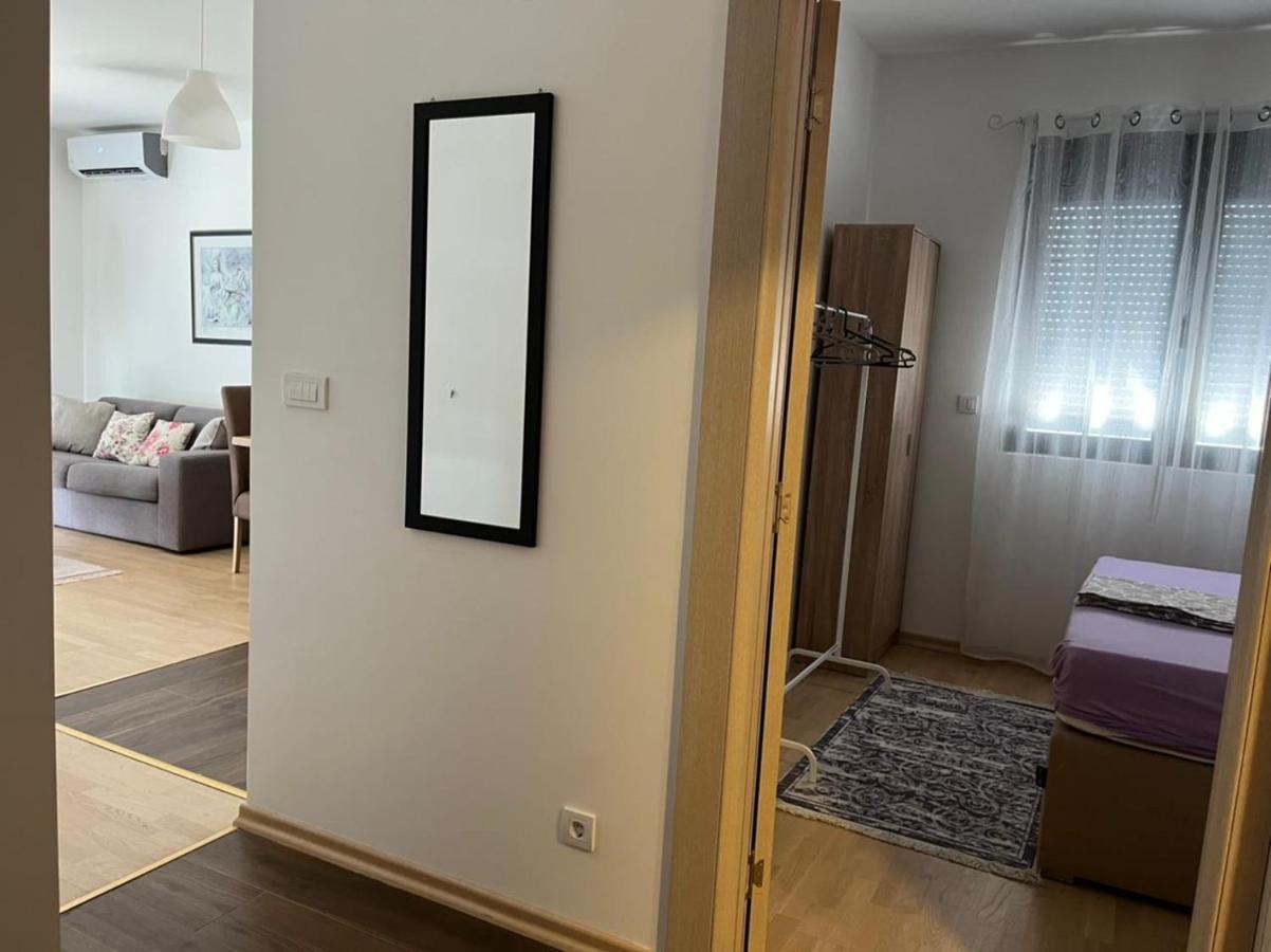 Lovely Pink Flat Podgorica Exterior photo